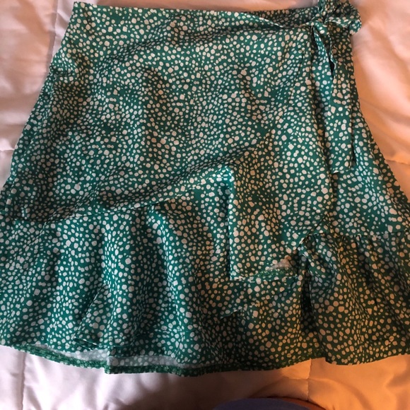 Wrap skirt - Picture 1 of 3